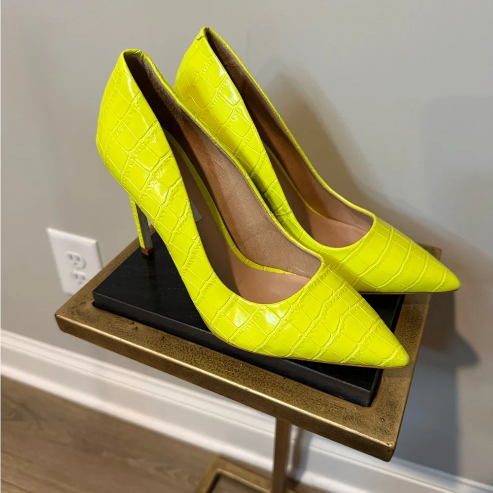 Steve Madden Vala-C neon yellow crocodile-embossed pumps - Picture 4 of 11